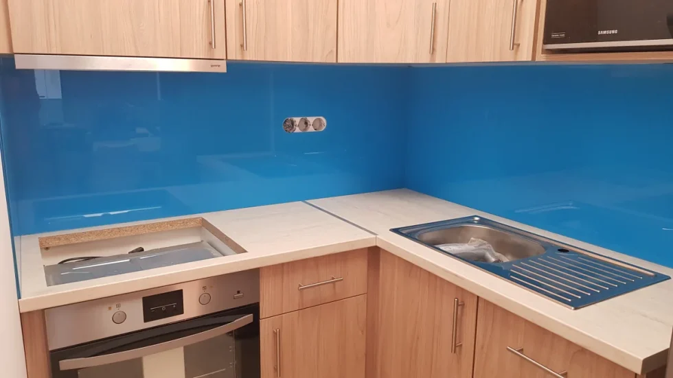 konyhai színes üveg hátfal