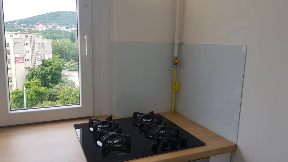 konyhai színes üveg hátfal