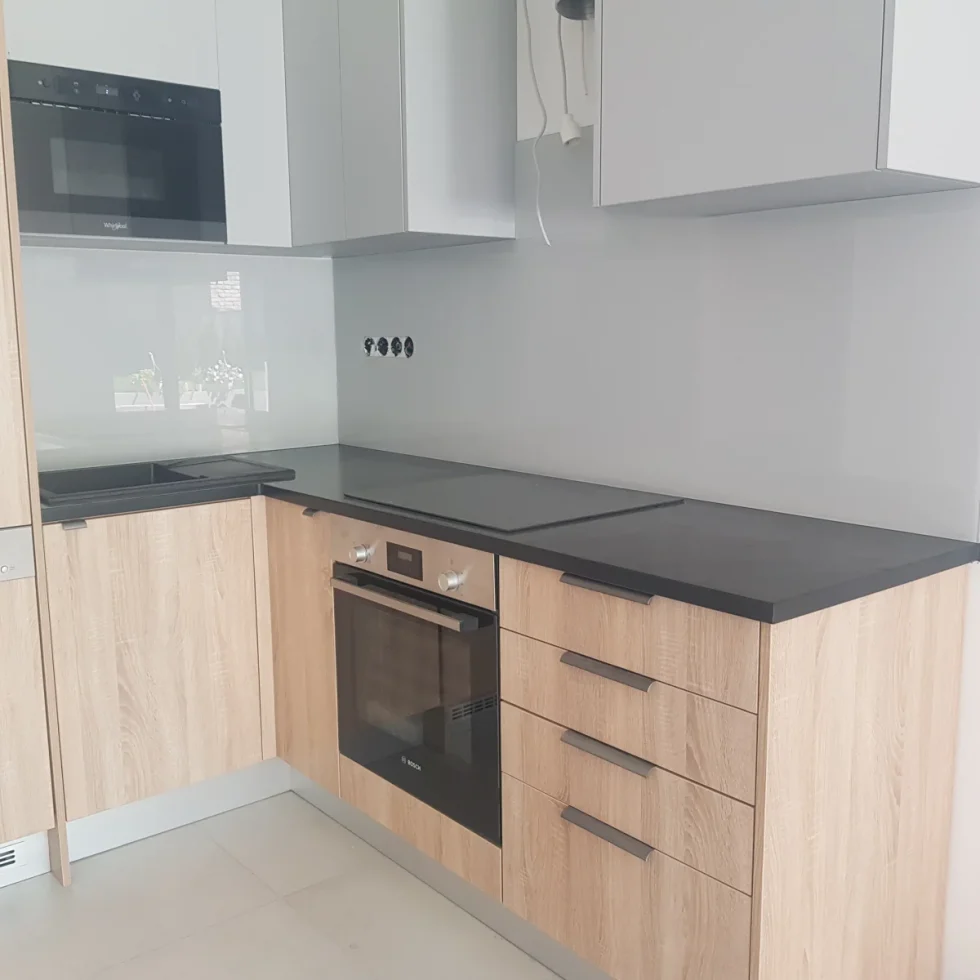 konyhai színes üveg hátfal