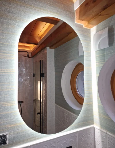 fürdőszobai tükör led világítással