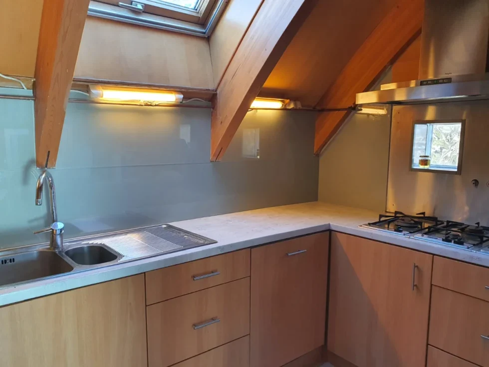 festett üveg konyhai hátfal