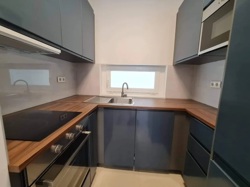 festett üveg konyhai hátfal