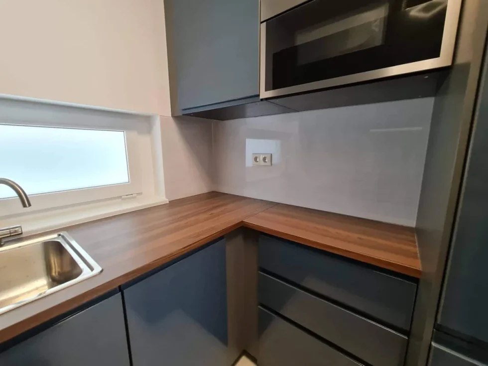 festett üveg konyhai hátfal