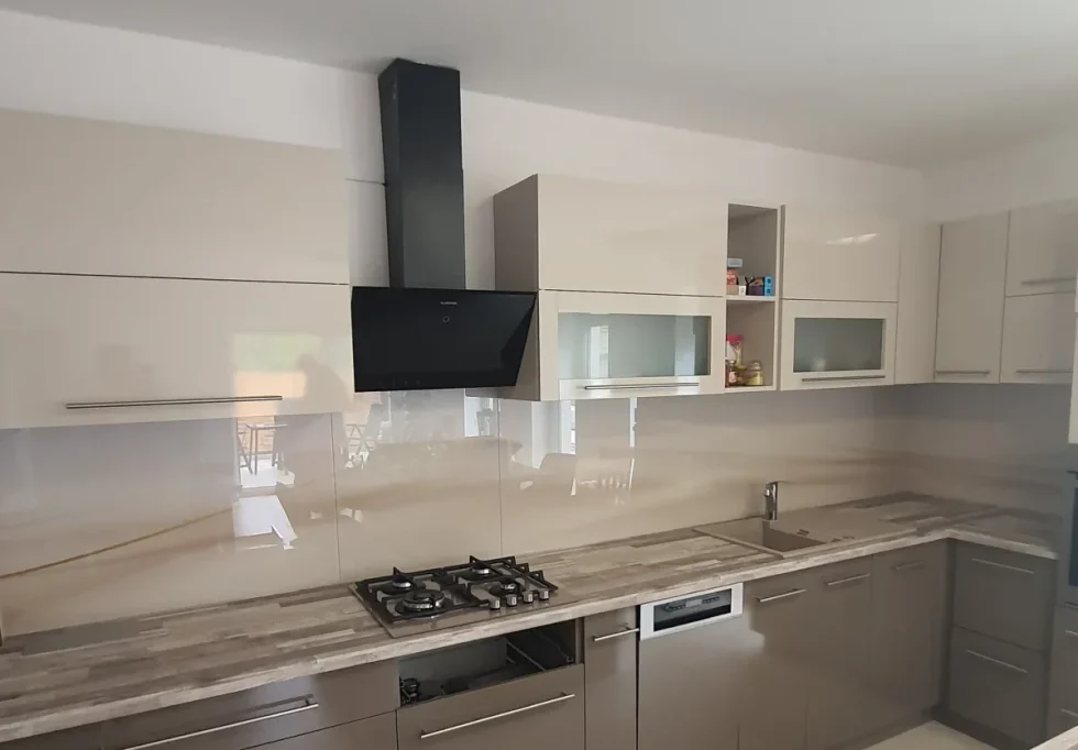 nyomtatott üveg konyhai fali panel