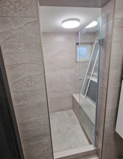 üvegajtó fürdőszobába