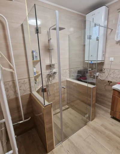 üveg zuhanykabin kis fürdőszobába