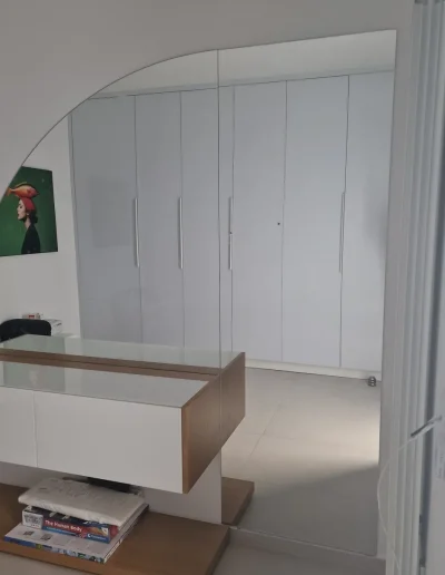 egyedi tükör vágása és ragasztása